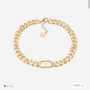 Cokes with box. Good condition. Similar to Dior choker .